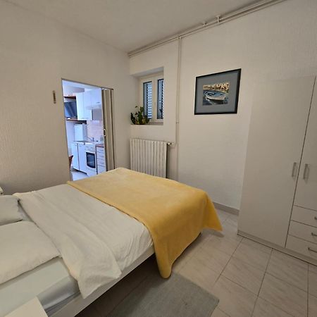 Apartment Ella Banjol Exteriér fotografie