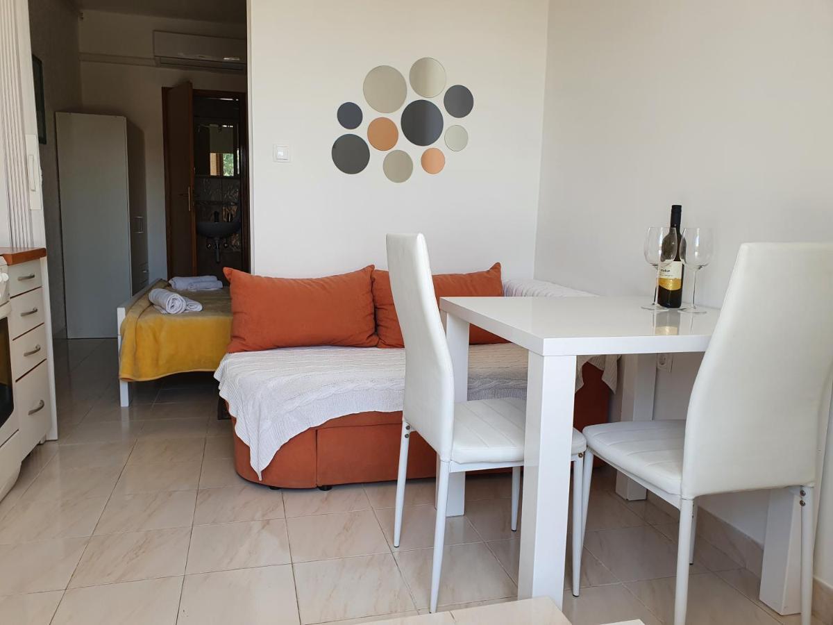 Apartment Ella Banjol Exteriér fotografie