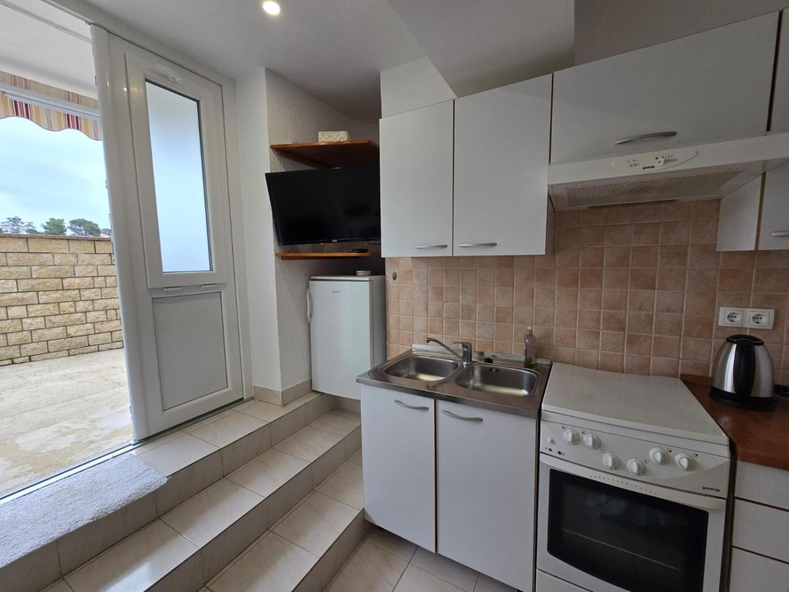 Apartment Ella Banjol Exteriér fotografie