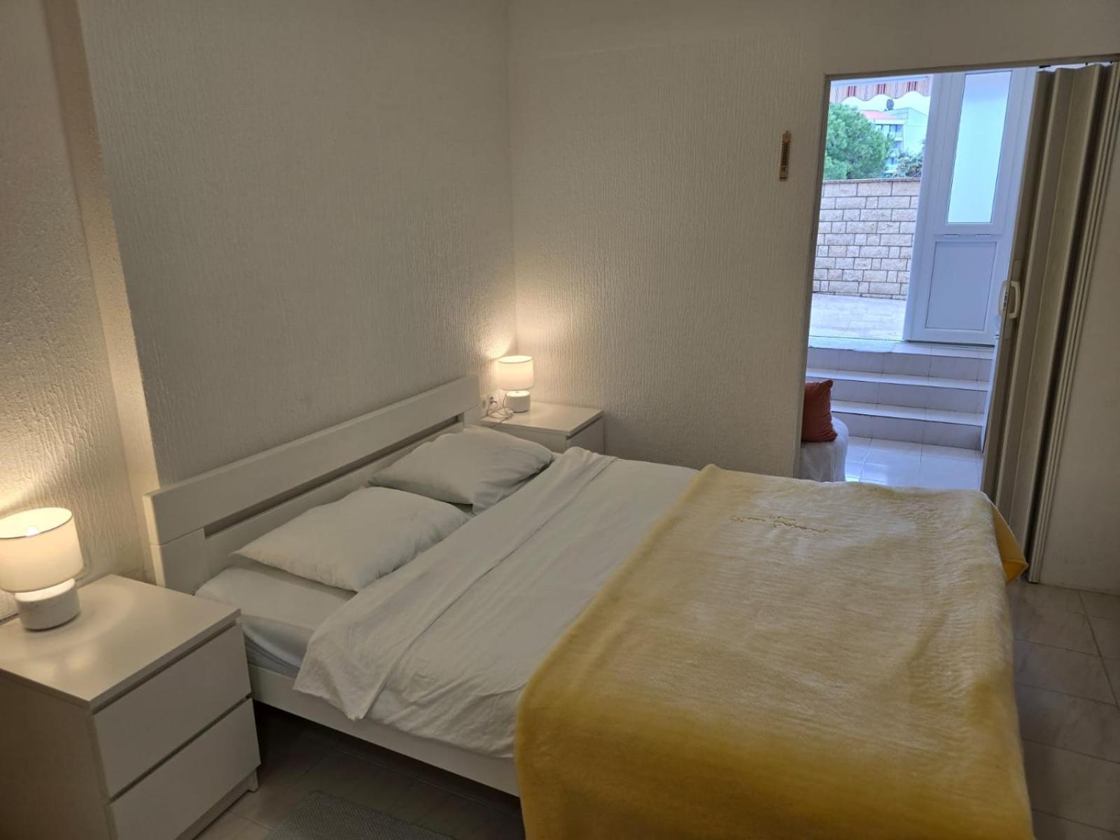 Apartment Ella Banjol Exteriér fotografie